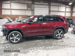 2023 Jeep Grand Cherokee с VIN 1C4RJYB61PC650128, выставлен на аукционе IAAI как лот 41498340 с пробегом 15 657 миль миль и . История ставок и продаж доступна на DreamBid. Изображение 15.