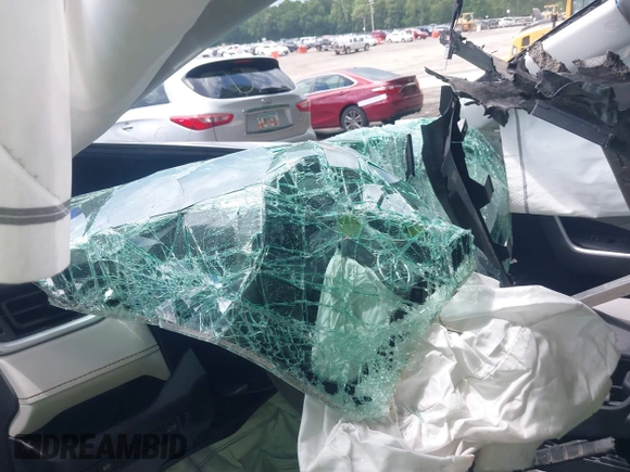 2022 Toyota RAV4 Hybrid XLE z VIN 4T3RWRFV7NU063922, wystawiony jako IAAI lot #42585891 z przebiegiem Nie podano mil oraz . Historia ofert i sprzedaży dostępna na DreamBid. Obrazek 16.