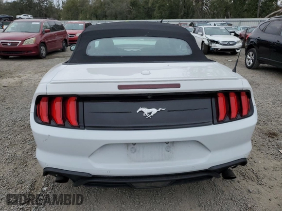 2020 Ford Mustang EcoBoost z VIN 1FATP8UH1L5138747, wystawiony jako Copart lot #88899115 z przebiegiem Nie podano mil oraz Nie do naprawy • Non repairable. Historia ofert i sprzedaży dostępna na DreamBid. Obrazek 6.