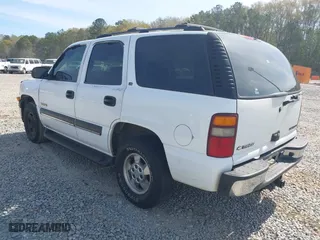 2002 Chevrolet Tahoe LS with VIN 1GNEC13V52J284059, listed as a IAAI auction lot 41899231 with 390,173 mi miles. Bid and sale history available at carsss.com. Image 3.
