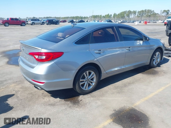 2016 Hyundai Sonata SE z VIN 5NPE24AF3GH348379, wystawiony jako IAAI lot #41645542 z przebiegiem 172 022 mil mil oraz . Historia ofert i sprzedaży dostępna na DreamBid. Obrazek 4.