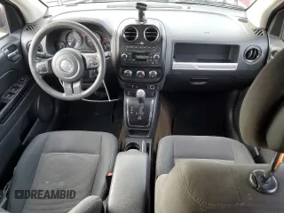2017 Jeep Compass Sport z VIN 1C4NJCBA2HD123264, wystawiony jako Copart lot #45902185 z przebiegiem 103 081 mil mil oraz Szkoda całkowita • Salvage title. Historia ofert i sprzedaży dostępna na DreamBid. Obrazek 8.