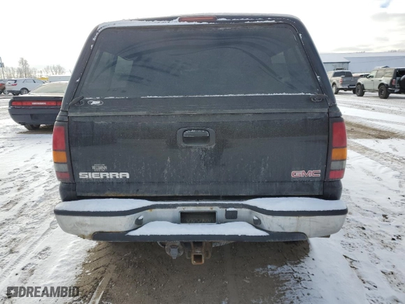 2004 GMC Sierra 1500 Crew Cab SLT with VIN 2GTEK13T341423452, listed as a Copart auction lot 84302584 with 211,222 mi miles and Clean Title. Bid and sale history available at carsss.com. Image 6.