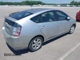 2005 Toyota Prius z VIN JTDKB20U657012346, wystawiony jako IAAI lot #42275718 z przebiegiem 180 851 mil mil oraz . Historia ofert i sprzedaży dostępna na DreamBid. Obrazek 4.