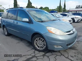 2007 Toyota Sienna XLE z VIN 5TDZK22C77S093580, wystawiony jako IAAI lot #42258590 z przebiegiem 191 274 mil mil oraz . Historia ofert i sprzedaży dostępna na DreamBid. Obrazek 1.