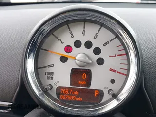2014 MINI Countryman with VIN WMWZB3C5XEWR37594, listed as a IAAI auction lot 42500466 with 67,589 mi miles and . Bid and sale history available at DreamBid. Image 7.