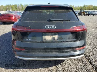 2019 Audi e-tron Premium Plus с VIN WA1LABGE5KB013142, выставлен на аукционе Copart как лот 52452085 с пробегом 91 042 миль миль и Списание • Salvage title. История ставок и продаж доступна на DreamBid. Изображение 6.