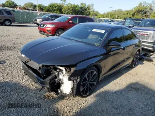 2022 Audi S3 Premium Plus z VIN WAUH3DGY8NA005992, wystawiony jako Copart lot #53988684 z przebiegiem 33 849 mil mil oraz . Historia ofert i sprzedaży dostępna na DreamBid. Obrazek 1.