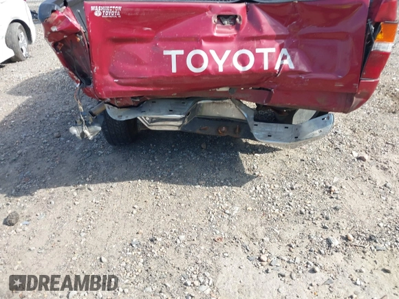 1994 Toyota Pickup DLX z VIN 4TARN81P1RZ276503, wystawiony jako IAAI lot #42169604 z przebiegiem 245 498 mil mil oraz . Historia ofert i sprzedaży dostępna na DreamBid. Obrazek 6.