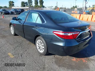 2015 Toyota Camry XLE with VIN 4T4BF1FK4FR512658, listed as a IAAI auction lot 41419793 with 91,741 mi miles. Bid and sale history available at carsss.com. Image 3.