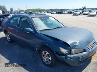 1998 Toyota Camry LE z VIN 4T1BG22K5WU842067, wystawiony jako IAAI lot #41311106 z przebiegiem Nie podano mil oraz . Historia ofert i sprzedaży dostępna na DreamBid. Obrazek 1.