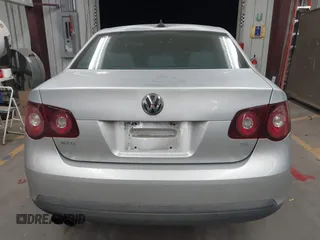 2009 Volkswagen Jetta Sedan SE with VIN 3VWRM71K09M033754, listed as a IAAI auction lot 41949678 with 198,344 mi miles. Bid and sale history available at carsss.com. Image 16.