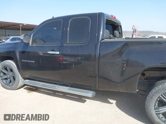 2013 Chevrolet Silverado 1500 LT with VIN 1GCRKSE77DZ267690, listed as a IAAI auction lot 41801357 with 70,964 mi miles and . Bid and sale history available at DreamBid. Image 15.