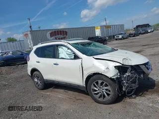 2015 Nissan Rogue SV z VIN 5N1AT2MV6FC775967, wystawiony jako IAAI lot #42172946 z przebiegiem Nie podano mil oraz . Historia ofert i sprzedaży dostępna na DreamBid. Obrazek 1.