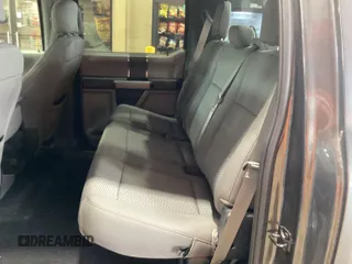 2019 Ford F-150 XL z VIN 1FTEW1CB4KFC20443, wystawiony jako IAAI lot #42806612 z przebiegiem 56 767 mil mil oraz . Historia ofert i sprzedaży dostępna na DreamBid. Obrazek 19.