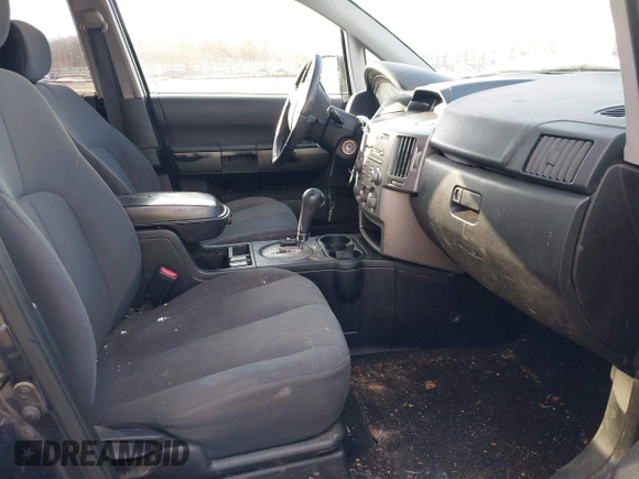 2004 Mitsubishi Endeavor LS with VIN 4A4MM21S54E024328, listed as a IAAI auction lot 41623681 with 300,550 mi miles. Bid and sale history available at carsss.com. Image 5.