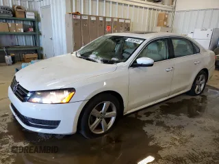 2012 Volkswagen Passat SE z VIN 1VWBP7A30CC079336, wystawiony jako Copart lot #43858165 z przebiegiem 166 897 mil mil oraz Czysty tytuł • Clean title. Historia ofert i sprzedaży dostępna na DreamBid. Obrazek 1.
