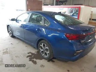 2020 Kia Forte LXS z VIN 3KPF24AD3LE225442, wystawiony jako IAAI lot #42012475 z przebiegiem 43 686 mil mil oraz . Historia ofert i sprzedaży dostępna na DreamBid. Obrazek 3.