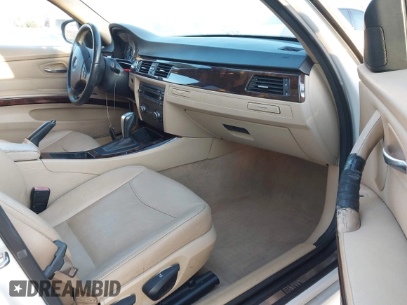 2011 BMW 3 Series 328i with VIN WBAPH5G57BNM76870, listed as a IAAI auction lot 41900288 with 191,609 mi miles and . Bid and sale history available at carsss.com. Image 5.