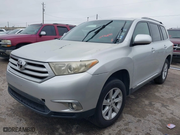 2011 Toyota Highlander with VIN 5TDZK3EH9BS030051, listed as a IAAI auction lot 41436897 with 253,513 mi miles. Bid and sale history available at carsss.com. Image 22.