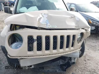 2017 Jeep Patriot Sport with VIN 1C4NJPBB3HD186308, listed as a IAAI auction lot 41743637 with 82,111 mi miles. Bid and sale history available at carsss.com. Image 22.