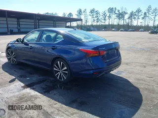 2022 Nissan Altima 2.5 SR with VIN 1N4BL4CV2NN382935, listed as a IAAI auction lot 41667060 with 60,915 mi miles. Bid and sale history available at carsss.com. Image 3.