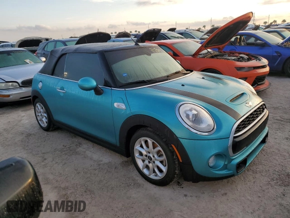 2017 MINI Convertible Cooper S z VIN WMWWG9C38H3A92775, wystawiony jako Copart lot #76286724 z przebiegiem Nie podano mil oraz Szkoda całkowita • Salvage title. Historia ofert i sprzedaży dostępna na DreamBid. Obrazek 4.