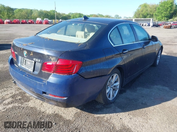 2015 BMW 5 Series 528i xDrive with VIN WBA5A7C58FD625974, listed as a IAAI auction lot 42193905 with 152,664 mi miles and . Bid and sale history available at carsss.com. Image 4.