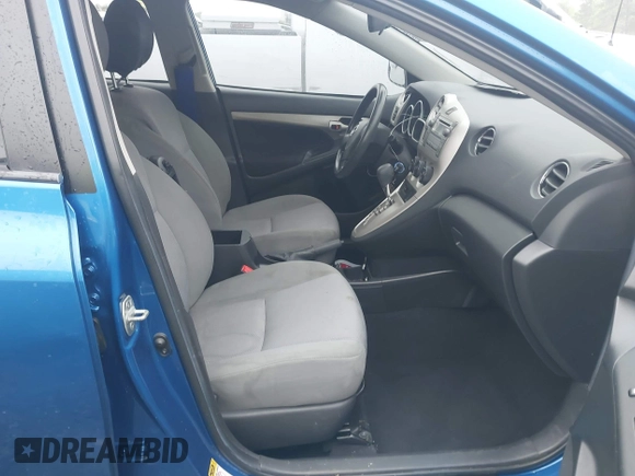 2010 Toyota Matrix z VIN 2T1KU4EE2AC333025, wystawiony jako IAAI lot #41957278 z przebiegiem 143 204 mil mil oraz . Historia ofert i sprzedaży dostępna na DreamBid. Obrazek 5.