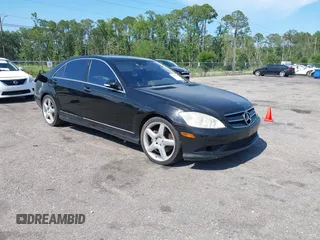 2007 Mercedes-Benz S 550 z VIN WDDNG86X17A125488, wystawiony jako IAAI lot #42145127 z przebiegiem 180 339 mil mil oraz . Historia ofert i sprzedaży dostępna na DreamBid. Obrazek 1.