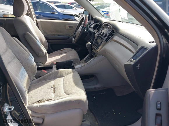 2003 Toyota Highlander with VIN JTEHF21A230116899, listed as a IAAI auction lot 41907528 with 328,672 mi miles. Bid and sale history available at carsss.com. Image 5.