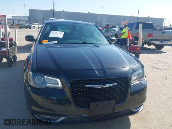 2015 Chrysler 300 with VIN 2C3CCAGG1FH815698, listed as a IAAI auction lot 41853449 with 172,507 mi miles. Bid and sale history available at carsss.com. Image 12.