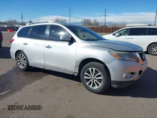 2016 Nissan Pathfinder Platinum with VIN 5N1AR2MM9GC635015, listed as a IAAI auction lot 41422242 with 128,070 mi miles. Bid and sale history available at carsss.com. Image 1.