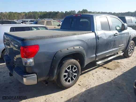 2007 Toyota Tundra SR5 with VIN 5TFRV54117X025323, listed as a IAAI auction lot 41840621 with 203,377 mi miles. Bid and sale history available at carsss.com. Image 4.