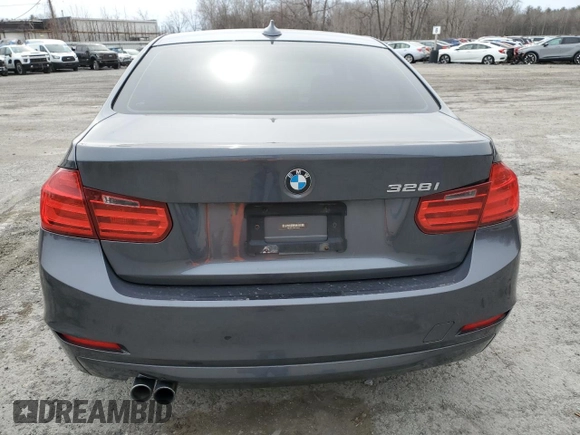 2013 BMW 3 Series 328i z VIN WBA3C1C51DK103209, wystawiony jako Copart lot #51299565 z przebiegiem 107 528 mil mil oraz Szkody całkowita. Historia ofert i sprzedaży dostępna na DreamBid. Obrazek 6.