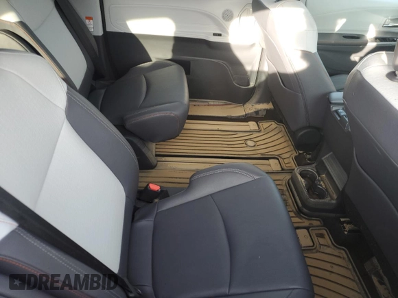 2024 Toyota Sienna XSE with VIN 5TDXSKFC4RS112915, listed as a Copart auction lot 82203294 with 0 mi miles and Salvage Title. Bid and sale history available at carsss.com. Image 11.