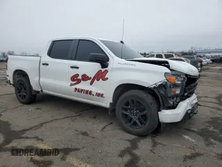 2022 Chevrolet Silverado 1500 Custom with VIN 1GCPDBEK4NZ613704, listed as a Copart auction lot 44780335 with 69,487 mi miles and Salvage Title. Bid and sale history available at carsss.com. Image 4.