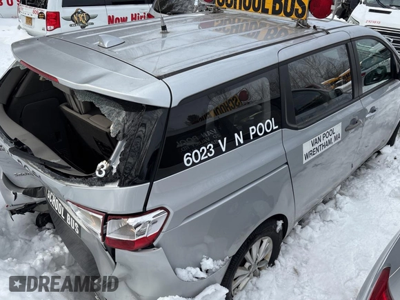 2018 Kia Sedona L with VIN KNDMA5C12J6403394, listed as a Copart auction lot 47021955 with 185,060 mi miles and Clean Title. Bid and sale history available at carsss.com. Image 4.