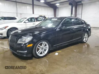 2012 Mercedes-Benz C 300 Sport с VIN WDDGF8BB1CR204953, выставлен на аукционе Copart как лот 60540965 с пробегом 79 977 миль миль и Списание • Salvage title. История ставок и продаж доступна на DreamBid. Изображение 1.