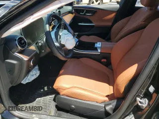 2023 Mercedes-Benz C 300 z VIN W1KAF4GB2PR145974, wystawiony jako Copart lot #57631124 z przebiegiem Nie podano mil oraz Szkoda całkowita • Salvage title. Historia ofert i sprzedaży dostępna na DreamBid. Obrazek 7.