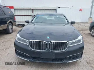 2017 BMW 7 Series 750i z VIN WBA7F0C31HGM22135, wystawiony jako IAAI lot #41919264 z przebiegiem 63 226 mil mil oraz . Historia ofert i sprzedaży dostępna na DreamBid. Obrazek 13.