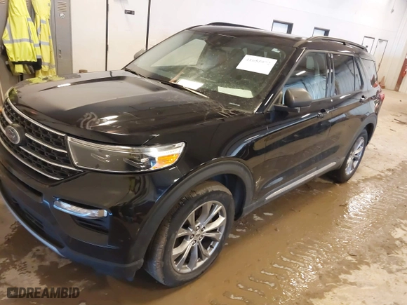 2022 Ford Explorer XLT with VIN 1FMSK8DH9NGA31582, listed as a IAAI auction lot 41655972 with 44,265 mi miles. Bid and sale history available at carsss.com. Image 16.