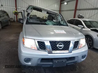 2019 Nissan Frontier SV z VIN 1N6AD0ER5KN790768, wystawiony jako IAAI lot #42206732 z przebiegiem 94 562 mil mil oraz . Historia ofert i sprzedaży dostępna na DreamBid. Obrazek 12.