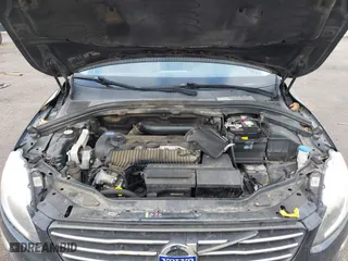 2015 Volvo XC60 T5 with VIN YV4612RKXF2710010, listed as a IAAI auction lot 41962055 with 163,050 mi miles. Bid and sale history available at carsss.com. Image 10.