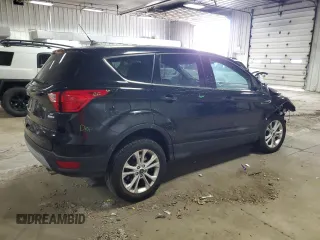 2019 Ford Escape SE z VIN 1FMCU9GD6KUB27891, wystawiony jako Copart lot #56957905 z przebiegiem 61 342 mil mil oraz Szkoda całkowita • Salvage title. Historia ofert i sprzedaży dostępna na DreamBid. Obrazek 3.
