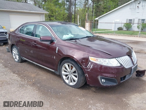 2009 Lincoln MKS z VIN 1LNHM93R09G612169, wystawiony jako IAAI lot #42126437 z przebiegiem 158 393 mil mil oraz . Historia ofert i sprzedaży dostępna na DreamBid. Obrazek 1.