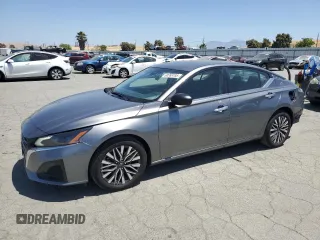 2024 Nissan Altima SV with VIN 1N4BL4DV7RN393756, listed as a Copart auction lot 60268795 with 19,352 mi miles and Salvage title. Bid and sale history available at DreamBid. Image 1.