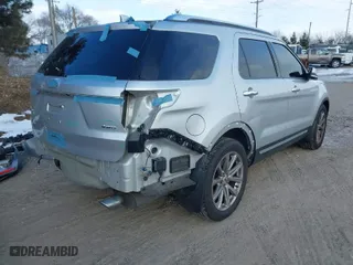 2017 Ford Explorer Limited with VIN 1FM5K8F89HGD80725, listed as a IAAI auction lot 41376949 with 90,535 mi miles. Bid and sale history available at carsss.com. Image 4.