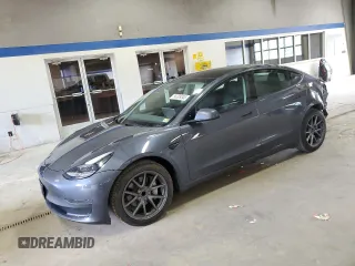 2023 Tesla Model 3 z VIN 5YJ3E1EA5PF658737, wystawiony jako Copart lot #56209345 z przebiegiem 10 226 mil mil oraz Szkoda całkowita • Salvage title. Historia ofert i sprzedaży dostępna na DreamBid. Obrazek 1.