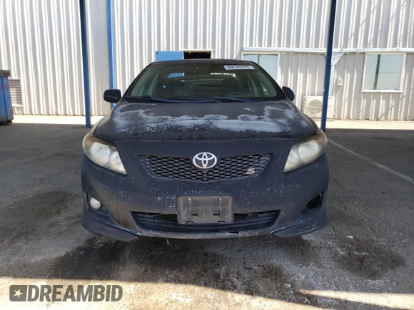 2010 Toyota Corolla z VIN 2T1BU4EE6AC455239, wystawiony jako Copart lot #60570335 z przebiegiem 256 499 mil mil oraz Szkoda całkowita • Salvage title. Historia ofert i sprzedaży dostępna na DreamBid. Obrazek 5.